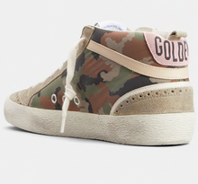 Load image into Gallery viewer, Mid Star Camo Sneaker
